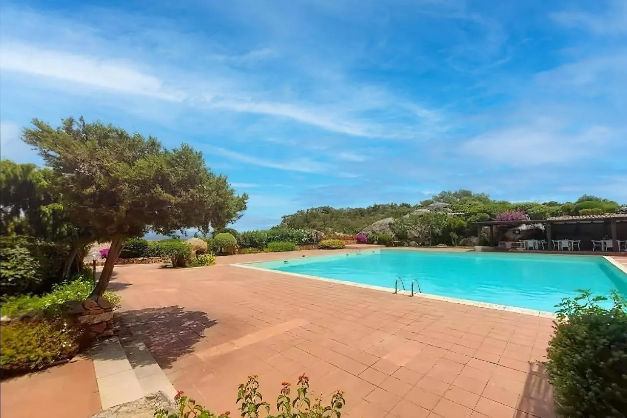 Semesterbostad Depandance Con Piscina Villa Punta Molara Italien