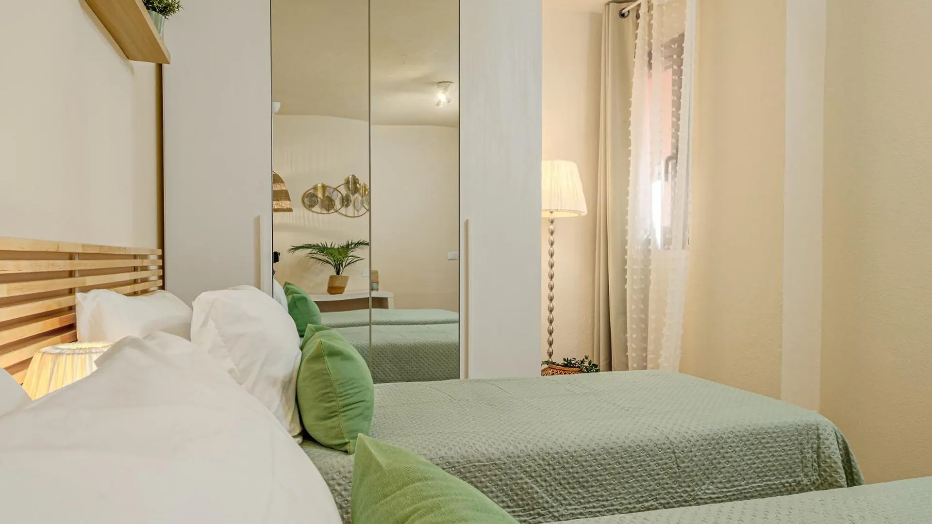 Semesterbostad Depandance Con Piscina Villa Punta Molara Italien